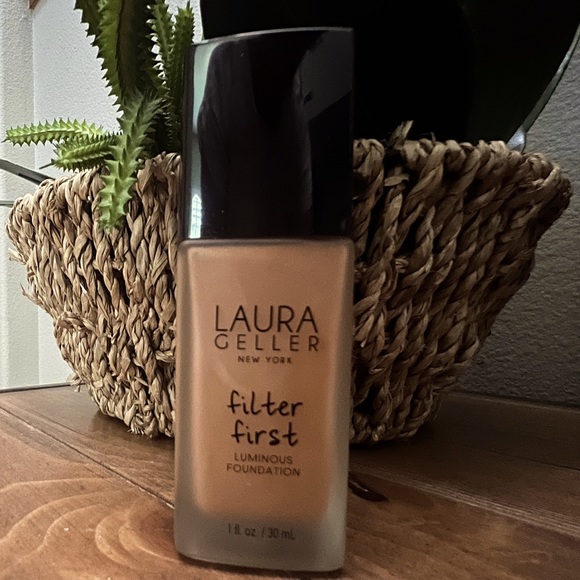 Laura Geller Other - Laura Geller Filter First Luminous Foundation (COGNAC)